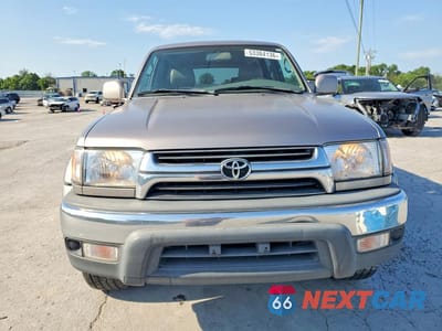 Piąte zdjęcie samochodu w środku: 2001 TOYOTA 4RUNNER SR5 VIN:JT3GN86R110193060 - miniatura