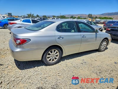 Trzecie zdjęcie samochodu z tyłu: 2004 LEXUS ES 330 VIN:JTHBA30G845010030 - miniatura
