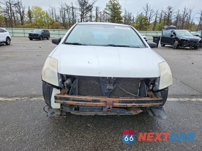 Piąte zdjęcie samochodu w środku: 2011 NISSAN SENTRA 2.0 VIN:3N1AB6AP5BL718326 - miniatura