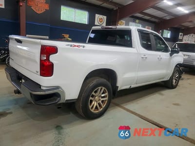 Trzecie zdjęcie samochodu z tyłu: 2019 CHEVROLET SILVERADO K1500 LT VIN:1GCRYDEDXKZ371362 - miniatura