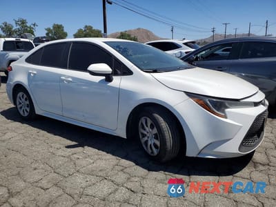 Czwarte zdjęcie samochodu z boku: 2021 TOYOTA COROLLA LE VIN:5YFEPMAEXMP147506 - miniatura