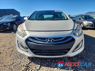 Piąte zdjęcie samochodu w środku: 2014 HYUNDAI ELANTRA GT BASE VIN:KMHD35LH4EU215464 - miniatura