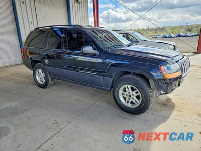 Czwarte zdjęcie samochodu z boku: 2004 JEEP GRAND CHEROKEE LAREDO VIN:1J4GW48S44C353639 - miniatura