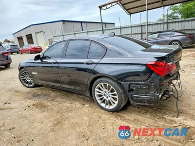 Drugie zdjęcie samochodu z przodu: 2013 BMW 750 I VIN:WBAYA8C59DD227835 - miniatura