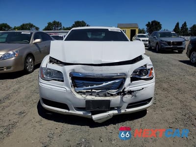 Piąte zdjęcie samochodu w środku: 2014 CHRYSLER 300 VIN:2C3CCAAG3EH361395 - miniatura