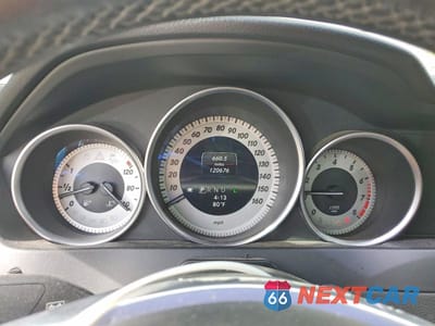 Zdjęcie 9 z 12 samochodu: 2013 MERCEDES-BENZ C 300 4MATIC VIN:WDDGF8AB3DG128621 - miniatura