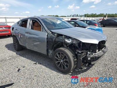 Czwarte zdjęcie samochodu z boku: 2025 BMW X6 XDRIVE40I VIN:5UX33EX07S9Z01984 - miniatura