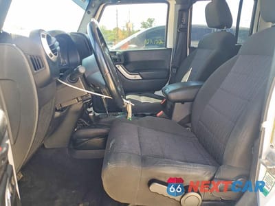 Zdjęcie 7 z 13 samochodu: 2011 JEEP WRANGLER UNLIMITED SAHARA VIN:1J4BA5H15BL592815 - miniatura