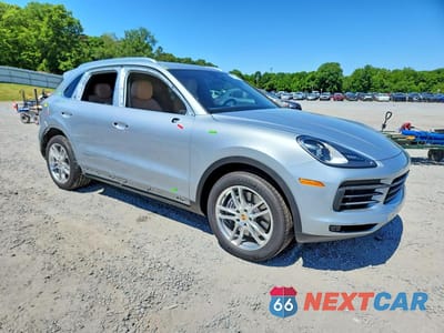 Czwarte zdjęcie samochodu z boku: 2021 PORSCHE CAYENNE VIN:WP1AA2AY2MDA00869 - miniatura