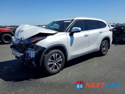 2022 TOYOTA HIGHLANDER XLE 5TDHZRBH2NS221460 - główne zdjęcie licytacji z USA - miniatura