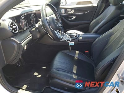 Zdjęcie 7 z 12 samochodu: 2019 MERCEDES-BENZ E 300 VIN:WDDZF4JBXKA592975 - miniatura