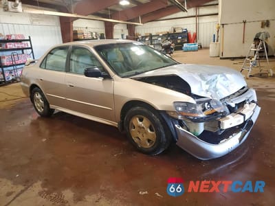 Czwarte zdjęcie samochodu z boku: 2002 HONDA ACCORD EX VIN:1HGCG165X2A048427 - miniatura