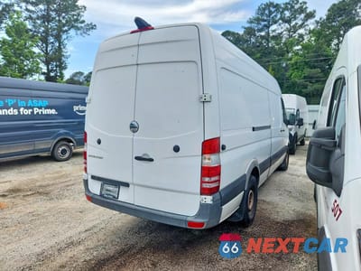 Trzecie zdjęcie samochodu z tyłu: 2018 MERCEDES BENZ SPRINTER 2500 DELIVERY VAN VIN:WD3PE8CD0JP585954 - miniatura
