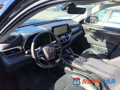 Zdjęcie 7 z 14 samochodu: 2023 TOYOTA HIGHLANDER HYBRID VIN:5TDYARAH2PS519034 - miniatura