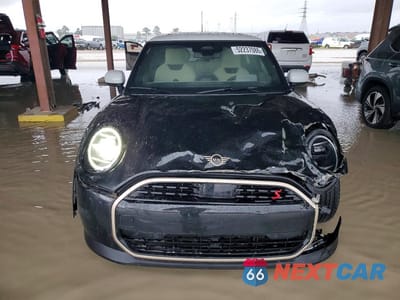 Piąte zdjęcie samochodu w środku: 2025 MINI COOPER S VIN:WMW23GD04S2W12287 - miniatura