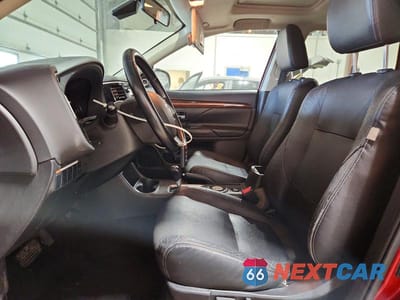 Zdjęcie 7 z 13 samochodu: 2015 MITSUBISHI OUTLANDER SE VIN:JA4AZ3A31FZ002746 - miniatura