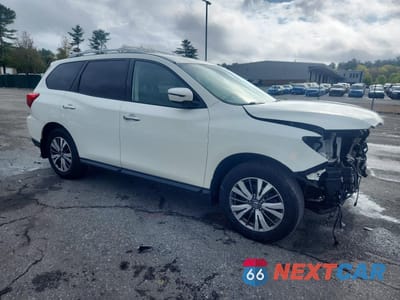 Czwarte zdjęcie samochodu z boku: 2019 NISSAN PATHFINDER S VIN:5N1DR2MM4KC652178 - miniatura