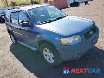 Czwarte zdjęcie samochodu z boku: 2006 FORD ESCAPE VIN:1FMYU93126KA28861 - miniatura