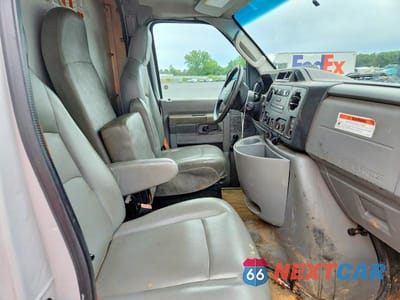 Zdjęcie 11 z 13 samochodu: 2014 FORD E350 BOX TRUCK VIN:1FDWE3FLXEDA14501 - miniatura