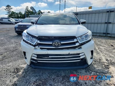Piąte zdjęcie samochodu w środku: 2019 TOYOTA HIGHLANDER XLE VIN:5TDJZRFH2KS926671 - miniatura