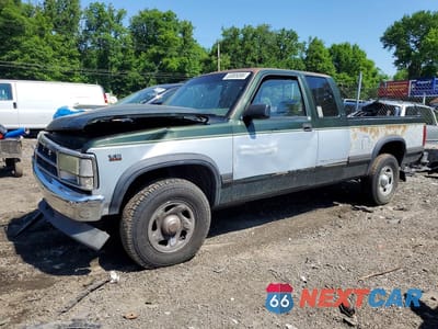 1996 DODGE DAKOTA 1B7GG23X1TS551304 - główne zdjęcie licytacji z USA - miniatura