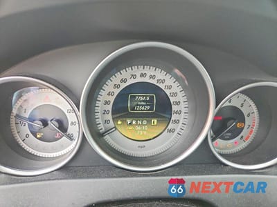 Zdjęcie 9 z 13 samochodu: 2012 MERCEDES-BENZ C 250 VIN:WDDGF4HB6CA703164 - miniatura