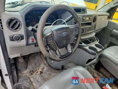 Zdjęcie 8 z 12 samochodu: 2022 FORD ECONOLINE E350 SUPER DUTY CUTAWAY VAN VIN:1FDWE3FN0NDC00677 - miniatura