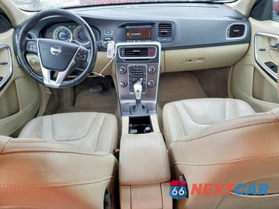 Zdjęcie 8 z 13 samochodu: 2013 VOLVO S60 T5 VIN:YV1612FS8D2202584 - miniatura