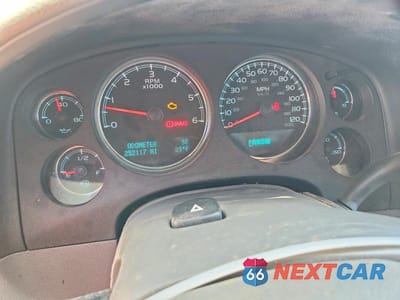 Zdjęcie 9 z 14 samochodu: 2011 CHEVROLET SUBURBAN C1500 LTZ VIN:1GNSCKE05BR376977 - miniatura
