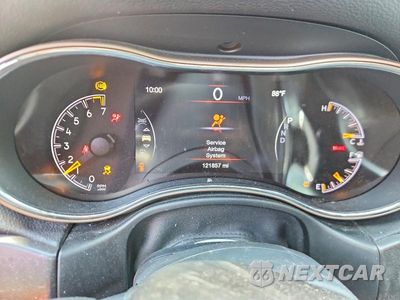 Zdjęcie 9 z 13 samochodu: 2016 JEEP GRAND CHEROKEE LAREDO VIN:1C4RJFAG3GC367809 - miniatura