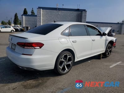 Trzecie zdjęcie samochodu z tyłu: 2020 VOLKSWAGEN PASSAT R-LINE VIN:1VWMA7A3XLC018828 - miniatura