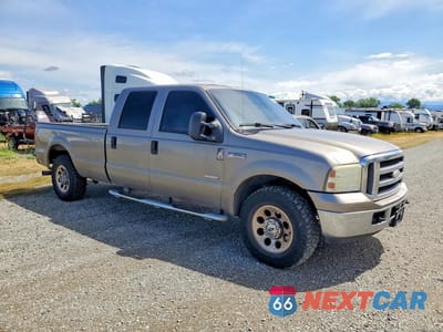 Czwarte zdjęcie samochodu z boku: 2005 FORD F350 SRW SUPER DUTY VIN:1FTWW30P25EC11430 - miniatura