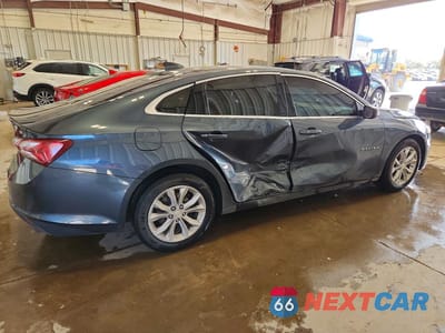 Trzecie zdjęcie samochodu z tyłu: 2019 CHEVROLET MALIBU LT VIN:1G1ZD5ST1KF176354 - miniatura
