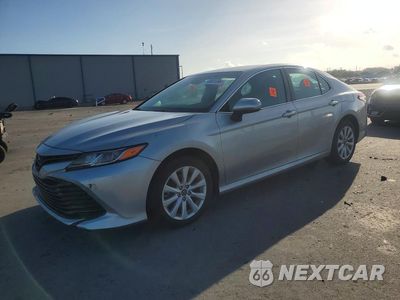 2018 TOYOTA CAMRY LE 4T1B11HK7JU634297 - główne zdjęcie licytacji z USA - miniatura