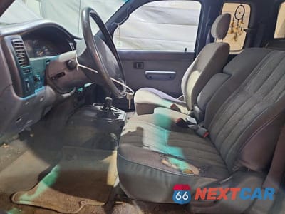 Zdjęcie 7 z 12 samochodu: 1998 TOYOTA TACOMA XTRACAB VIN:4TAWN72N6WZ121810 - miniatura