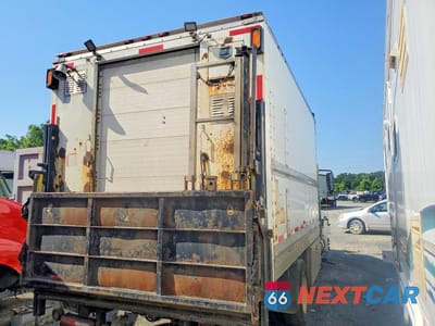 Trzecie zdjęcie samochodu z tyłu: 2014 INTERNATIONAL 4300 BOX TRUCK VIN:3HAMMAAL1EL779936 - miniatura
