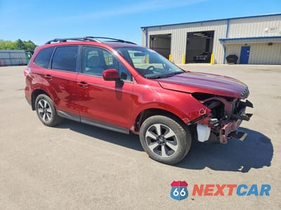 Czwarte zdjęcie samochodu z boku: 2017 SUBARU FORESTER 2.5I PREMIUM VIN:JF2SJAEC8HH581115 - miniatura