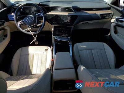 Zdjęcie 8 z 13 samochodu: 2024 AUDI Q8 E-TRON PREMIUM PLUS VIN:WA15AAGE0RB027625 - miniatura