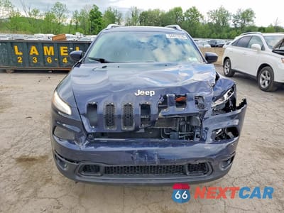 Piąte zdjęcie samochodu w środku: 2016 JEEP CHEROKEE LATITUDE VIN:1C4PJMCS6GW131926 - miniatura