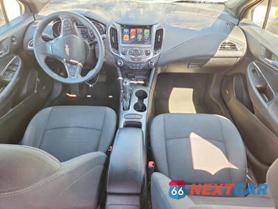 Zdjęcie 8 z 12 samochodu: 2018 CHEVROLET CRUZE LT VIN:1G1BE5SM1J7235080 - miniatura