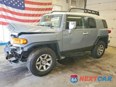 2014 TOYOTA FJ CRUISER BASE JTEBU4BF3EK186792 - główne zdjęcie licytacji z USA - miniatura