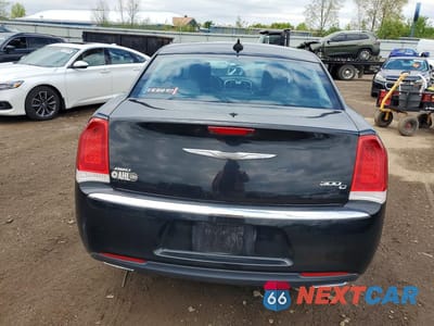Zdjęcie 6 z 12 samochodu: 2016 CHRYSLER 300C VIN:2C3CCAKGXGH106485 - miniatura