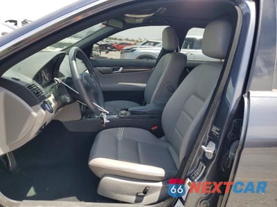 Zdjęcie 7 z 12 samochodu: 2008 MERCEDES-BENZ C 350 VIN:WDDGF56X58F054200 - miniatura