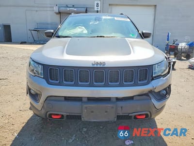 Piąte zdjęcie samochodu w środku: 2019 JEEP COMPASS TRAILHAWK VIN:3C4NJDDB0KT759825 - miniatura
