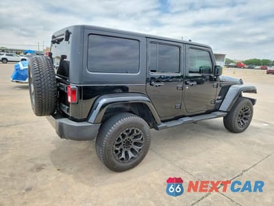 Trzecie zdjęcie samochodu z tyłu: 2017 JEEP WRANGLER UNLIMITED SAHARA VIN:1C4BJWEG3HL696314 - miniatura