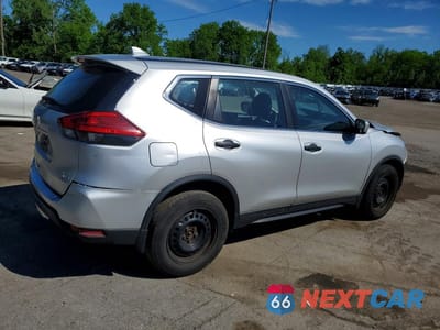 Trzecie zdjęcie samochodu z tyłu: 2017 NISSAN ROGUE S VIN:JN8AT2MV3HW250357 - miniatura
