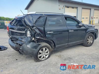 Trzecie zdjęcie samochodu z tyłu: 2011 KIA SORENTO LX VIN:5XYKT3A19BG138013 - miniatura