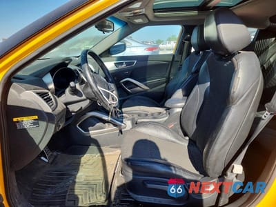Zdjęcie 7 z 12 samochodu: 2013 HYUNDAI VELOSTER BASE VIN:KMHTC6AD5DU149183 - miniatura