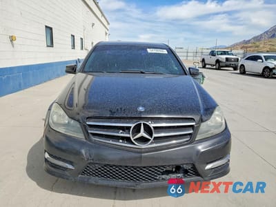 Piąte zdjęcie samochodu w środku: 2012 MERCEDES-BENZ C 300 4MATIC VIN:WDDGF8BB4CA617576 - miniatura