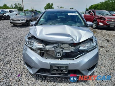 Piąte zdjęcie samochodu w środku: 2017 HONDA FIT EX VIN:3HGGK5H78HM711978 - miniatura